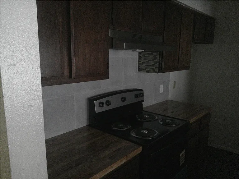 5771 Easthampton Dr #B — Photo 16
