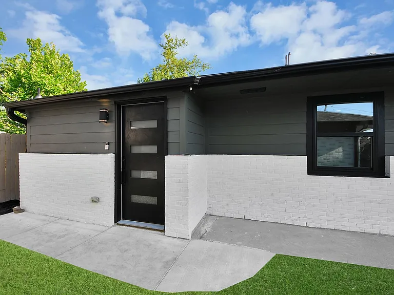 6201 Batterson St — Photo 33