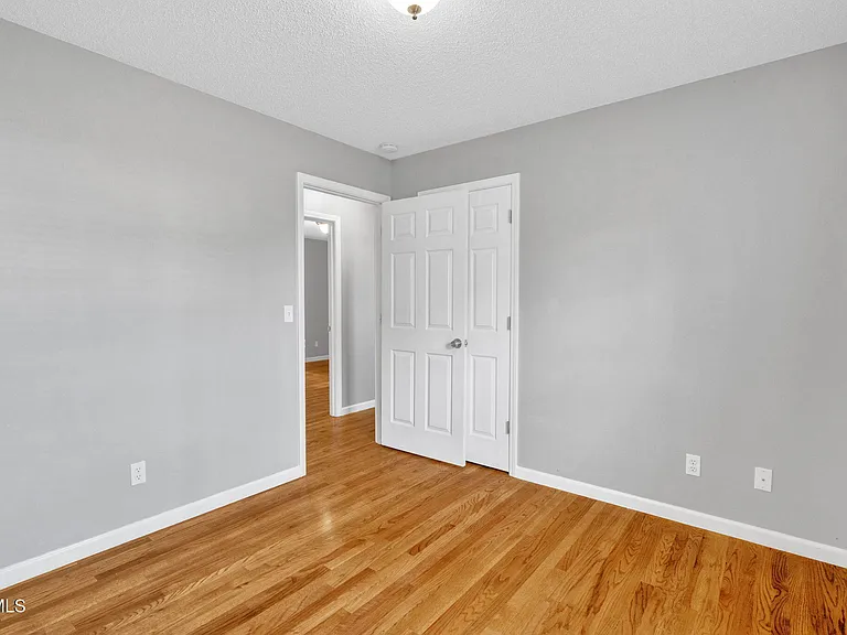 1125 Faye St — Photo 32