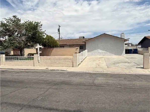 3254 Greenbriar Dr, Las Vegas, NV 89121