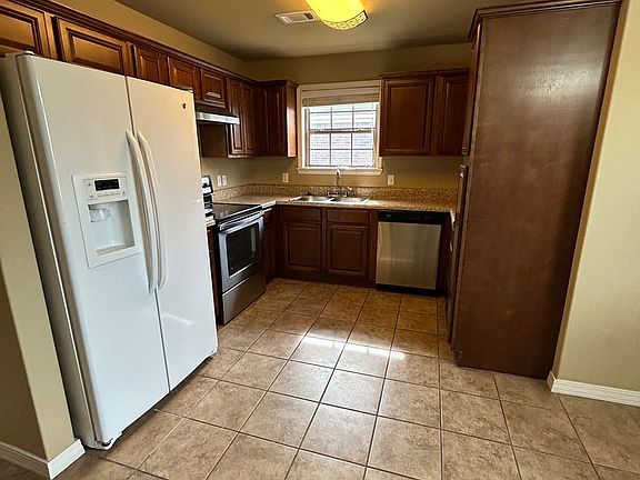 5th image of 1522 E 11th Cv