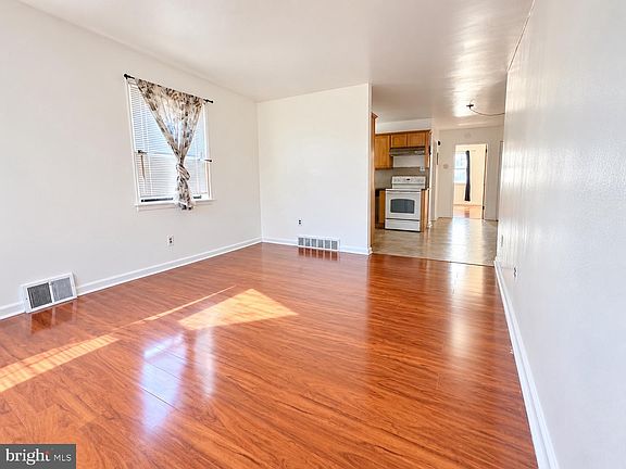 4th image of 1826 Rhawn St