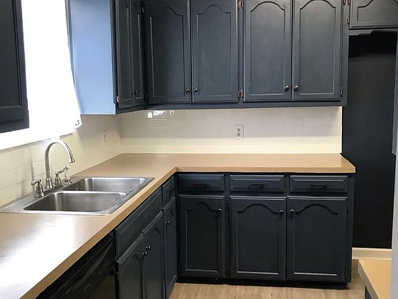 5th image of 918 W Brown Ave
