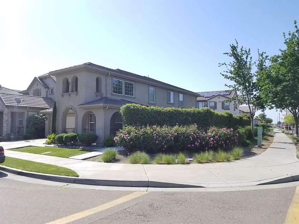 2nd image of 396 Crescent Moon Dr