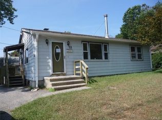 11 Roosevelt Dr, Ansonia, CT 06401