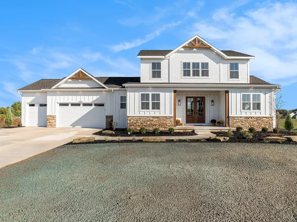 Ottogan St, Holland, MI 49423