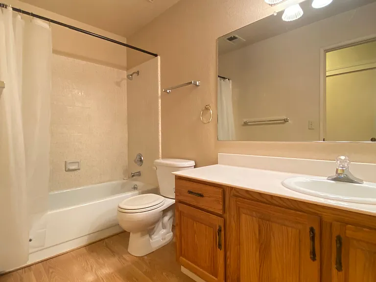500 Cloudview Dr — Photo 5