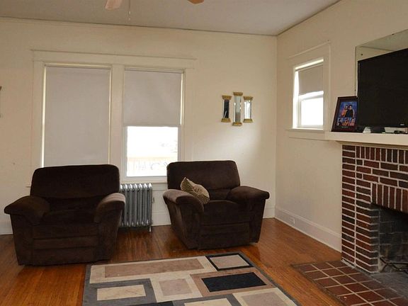 3rd image of 210 Yeardley Ave