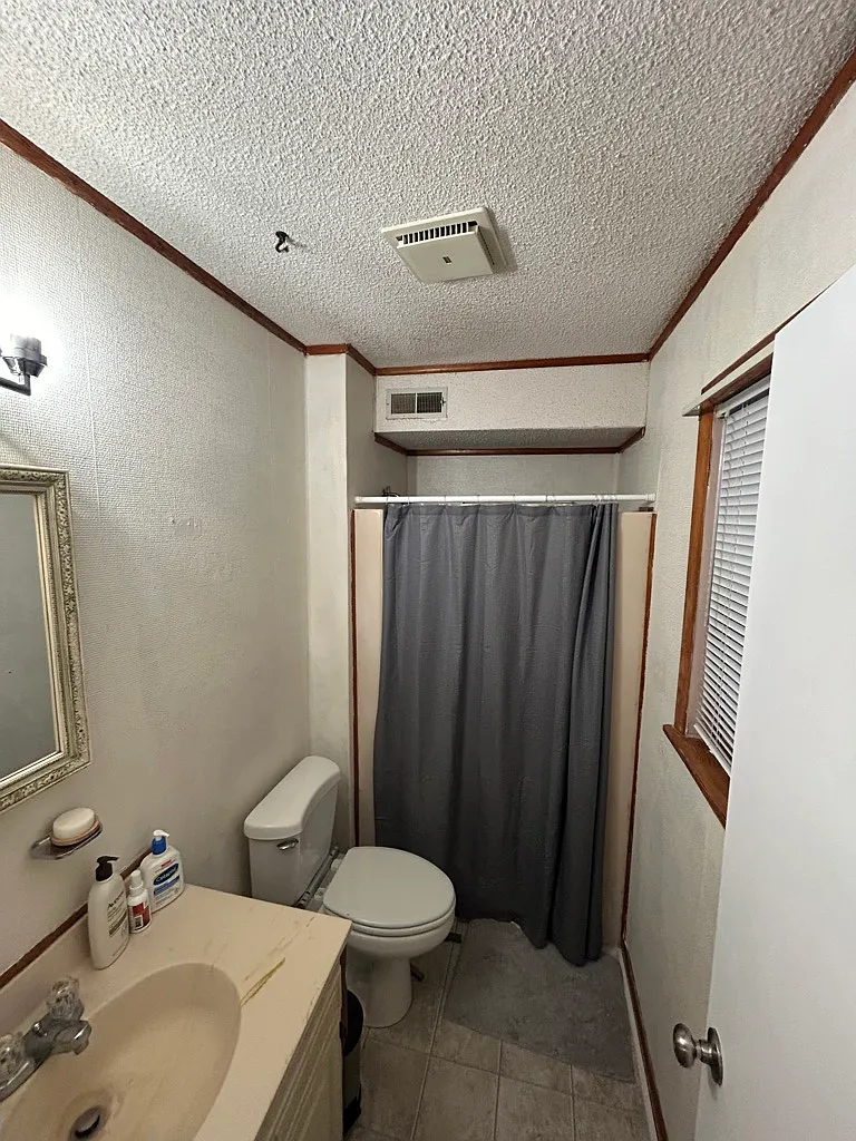 Master Bedroom for Rent — Photo 3