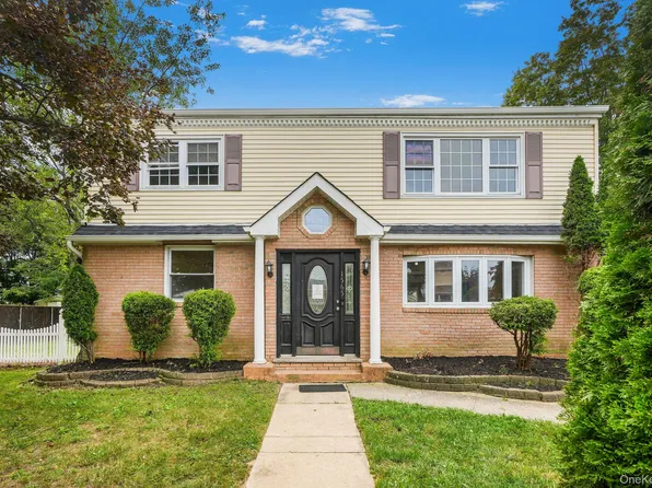 1565 10th Street, West Babylon, NY 11704
