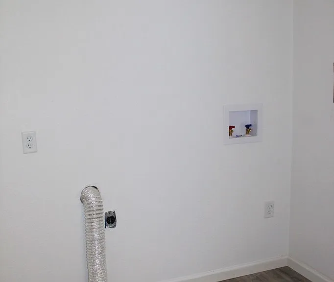 304 W James St #ID-2965 — Photo 16