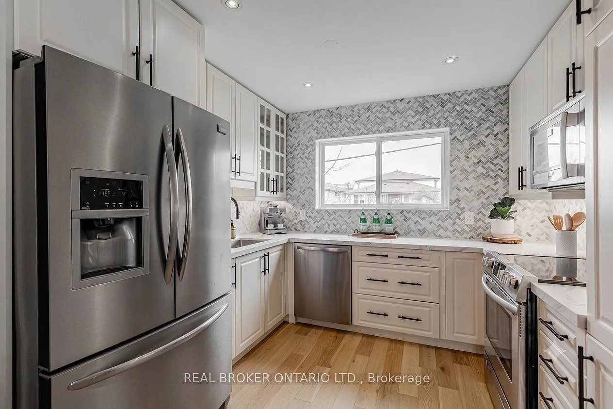4 bed, $3,200 — Photo 2