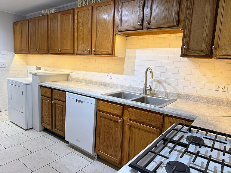 286 E Norman Ln — Photo 14