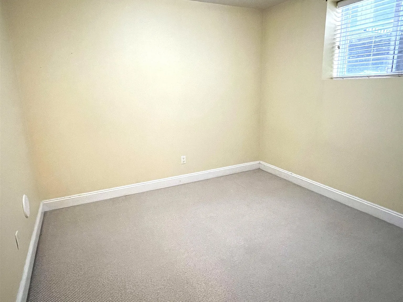 2 bed, 700 sqft, $1,400 — Photo 3