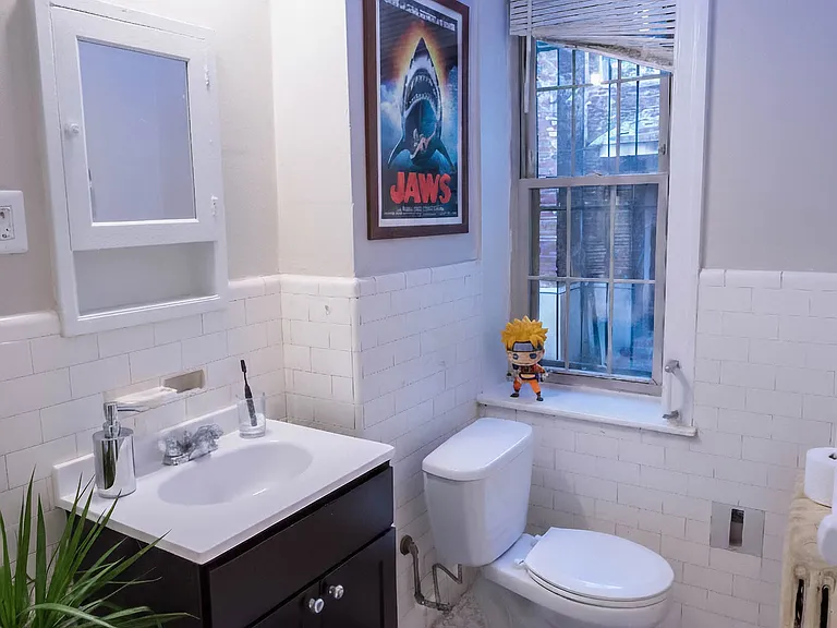 Castle Hill B111 Bathroom