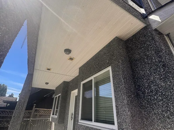722 W 68th Ave, Vancouver, BC V6P 2T9