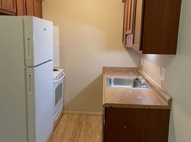 Park East Apartments (B)- Divergent Capital Management, LLC