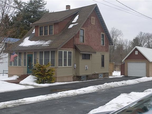 2nd image of 208 Wells Ave E