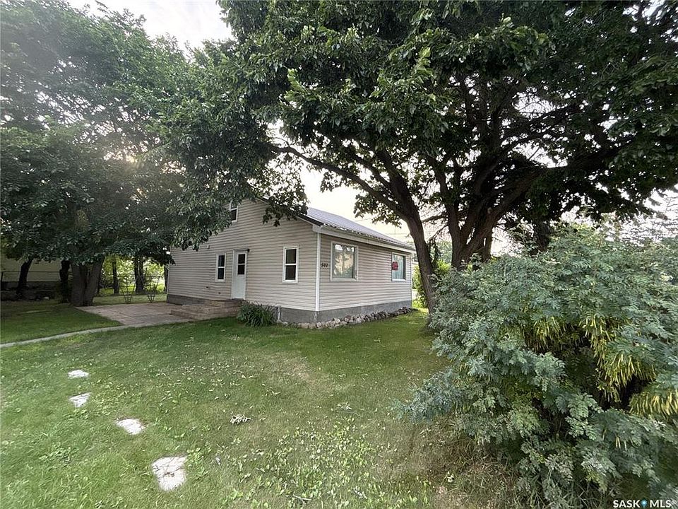 1st image of 501 4th STREET W