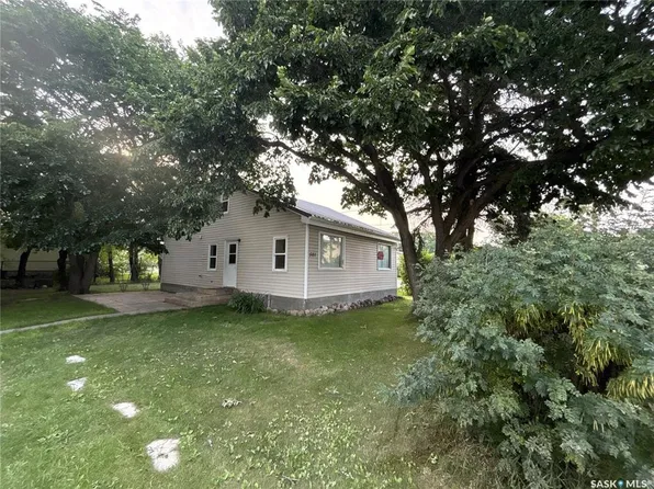 501 4th STREET W, Meadow Lake, SK S9X 1B9
