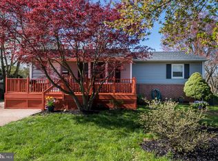30 Cawdor Ln, New Castle, DE 19720
