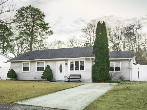 43 Kohomo Ave, Sicklerville, NJ 08081