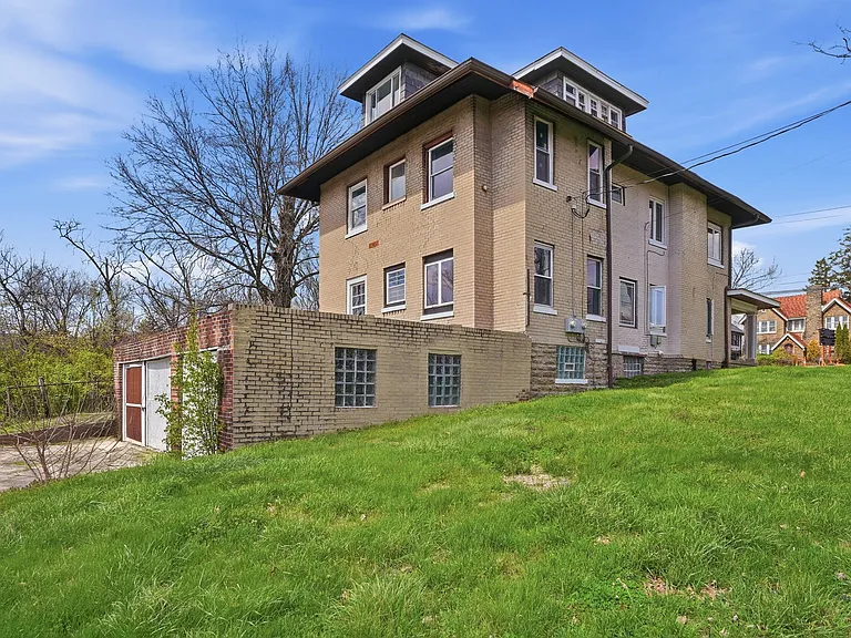 2545 Harrison Ave #2 — Photo 35