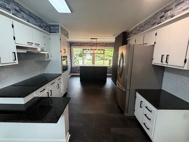 1182 Dalton Dr — Photo 6