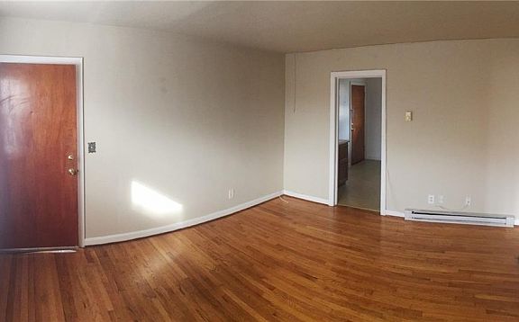 2nd image of 3301 Arctic Ave APT 1A