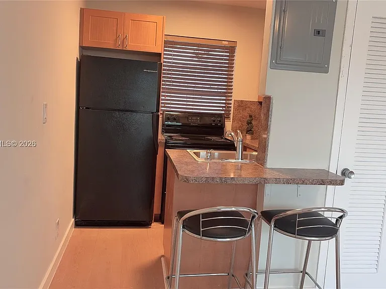 3212 NE 7th Pl #10 — Photo 7