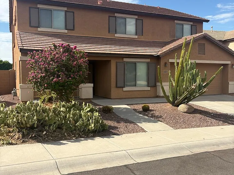 2217 W Steed Rdg — Photo 1