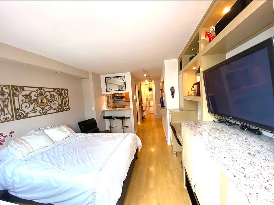 1st image of 350 W 50th St APT 32A