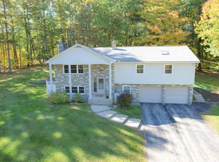 15 Mayflower Dr, Bedford, NH 03110