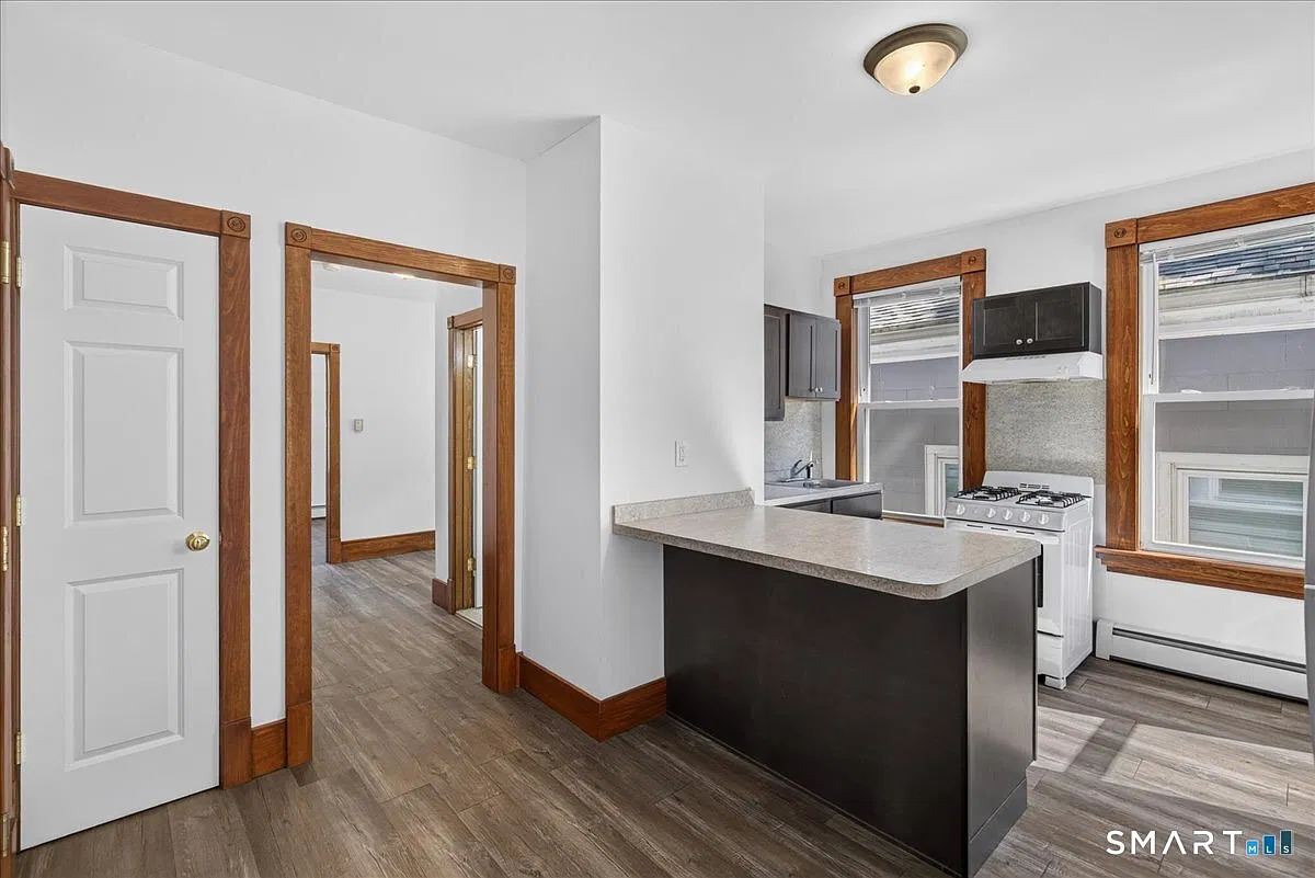 2 bed, 1.0 bath, 850 sqft, $2,075 — Photo 4