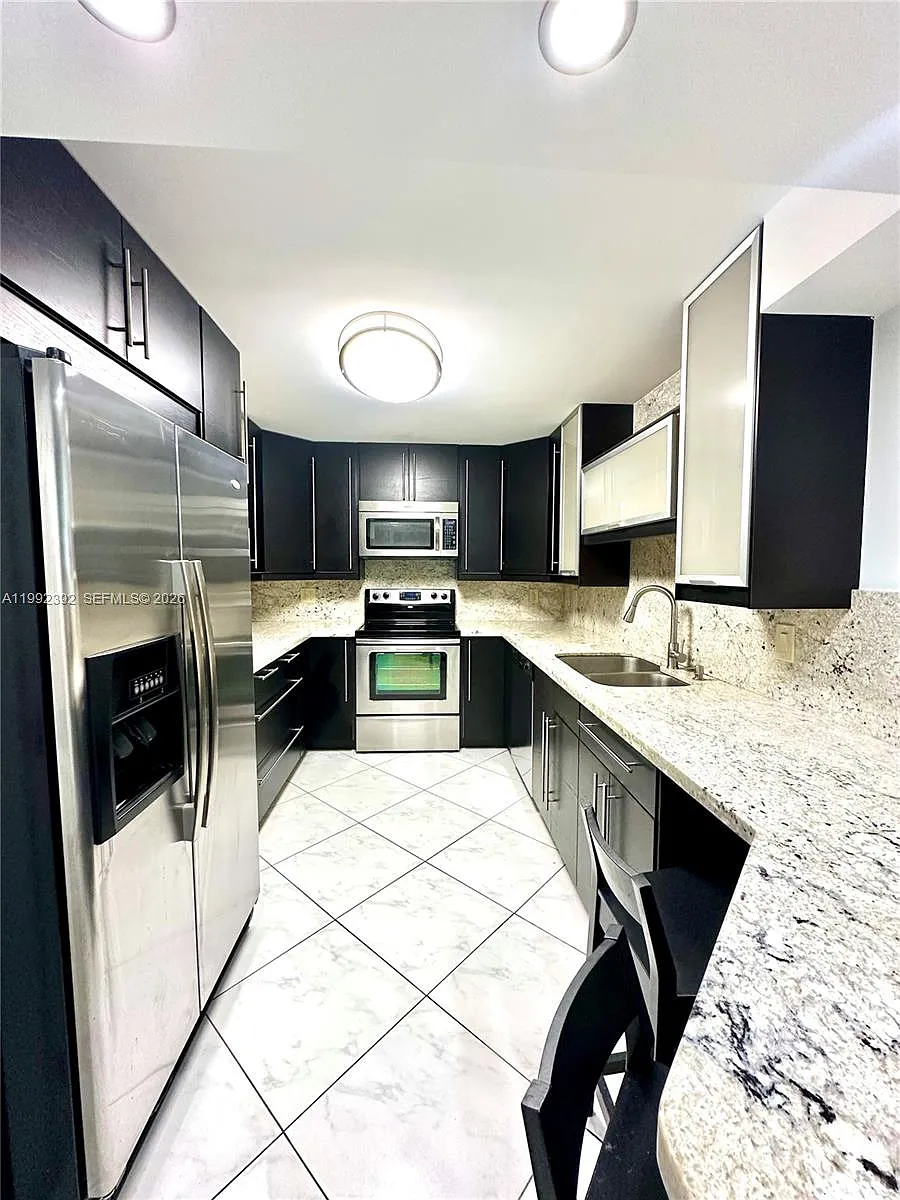 Building Photo - 1904 S Ocean Dr #701