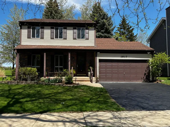 1817 Paxton Dr, Naperville, IL 60563