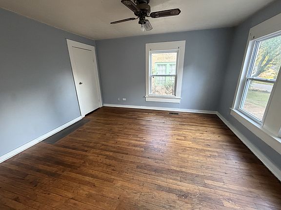 3rd image of 429 Ryan St