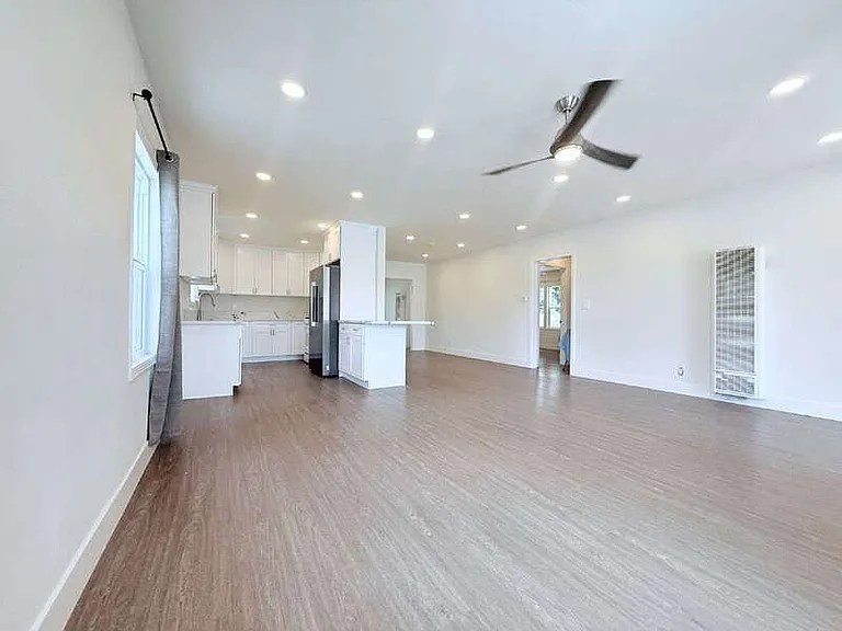 6509 State St — Photo 26