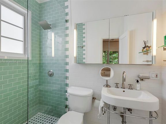 3rd image of 739 11th St APT 12