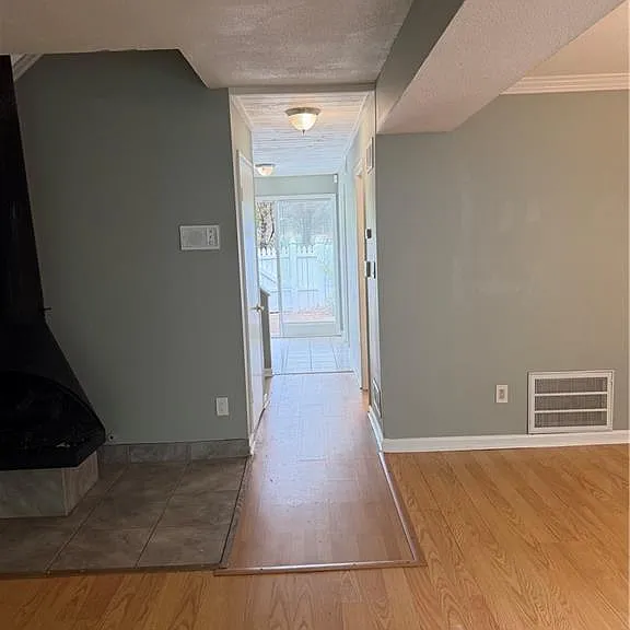 2638 Briarwood Dr SE — Photo 9