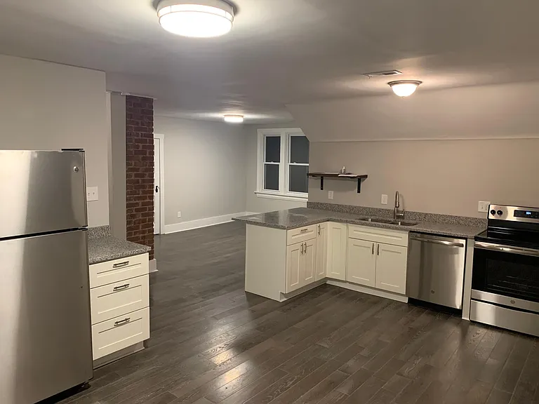 1419 Locust St #3 — Photo 9