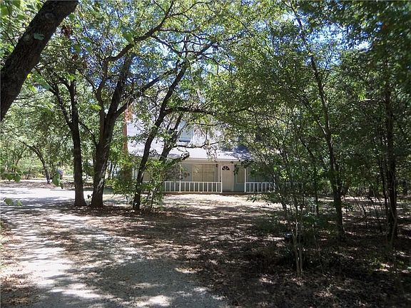 4th image of 1378 Brooks Ln