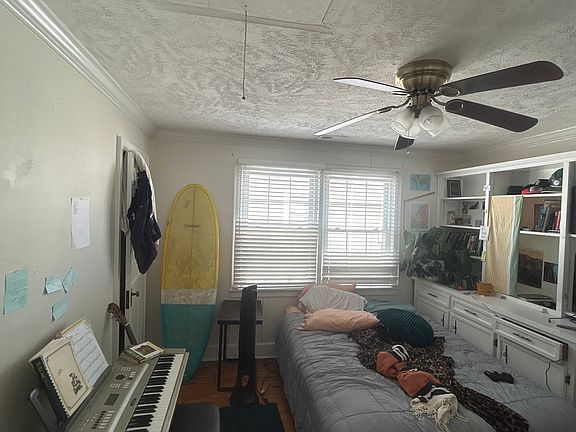 4th image of 26 Greensboro St W #A