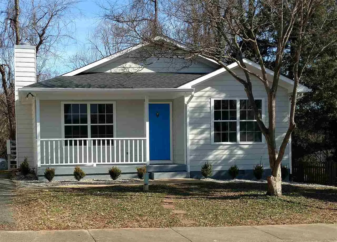 106 Westwood Cir photo 1