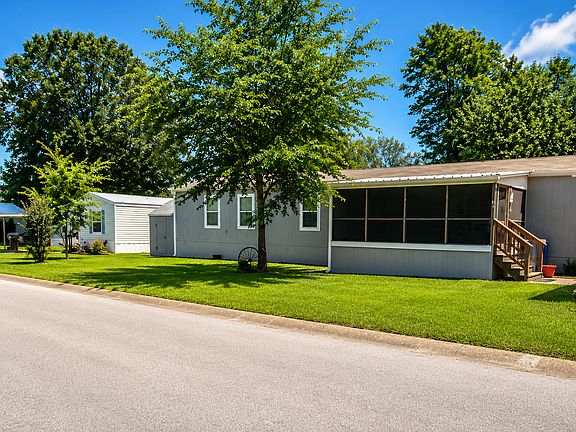 3rd image of 3300 Lotus Ln
