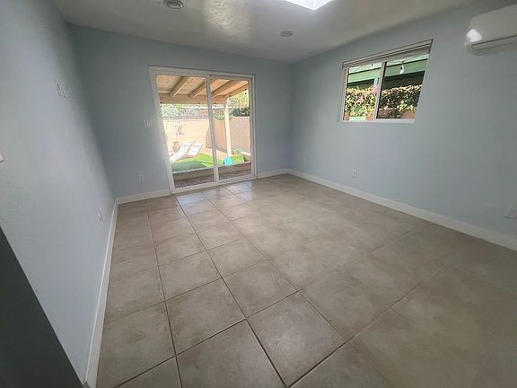 5th image of 2724 N Cherry Ave