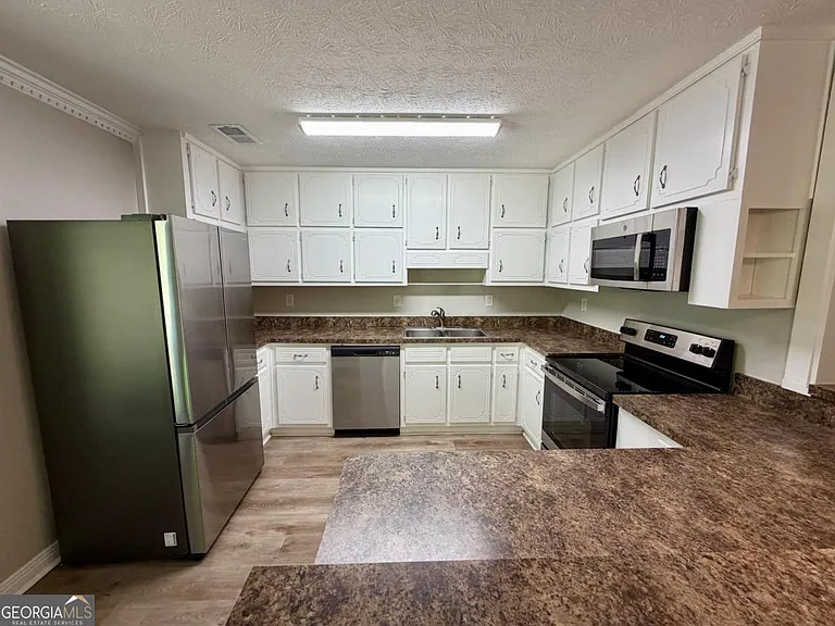 285 Lakeshore Dr — Photo 12