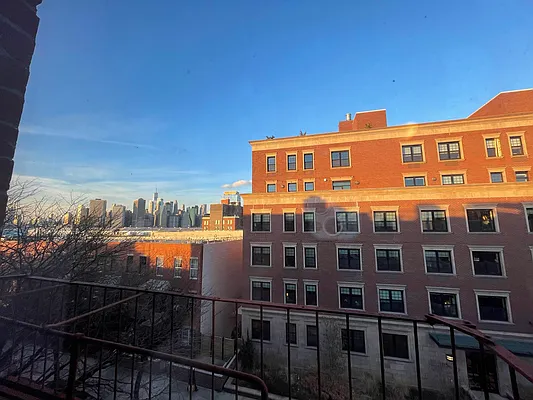 Rented by Tapiro Realty | media 10