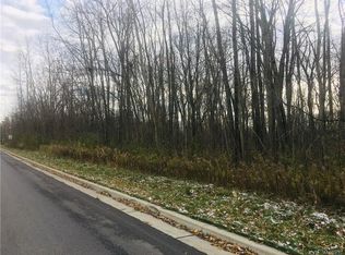 975 Meadow Dr, Youngstown, NY 14174