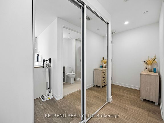 5th image of 19 Western Battery Rd #2206